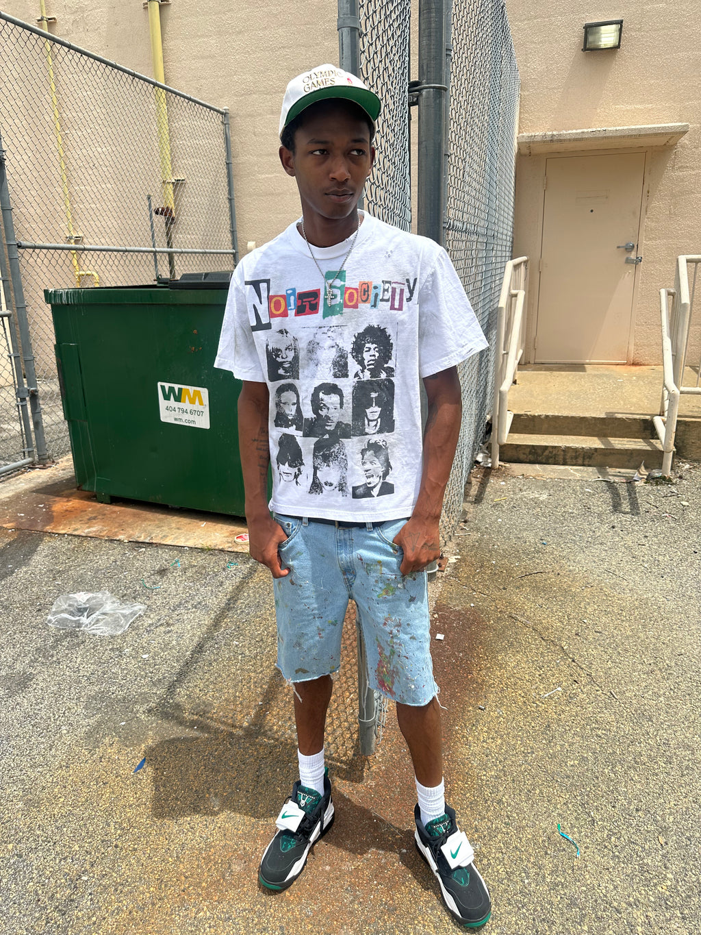Noir icon shirt